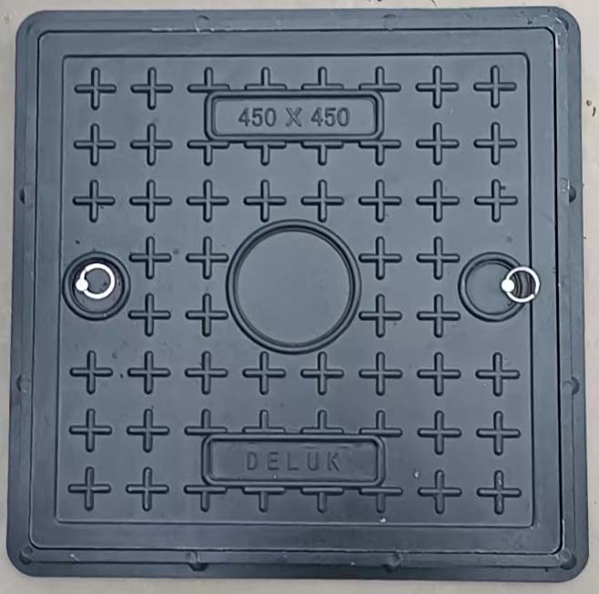 High temperature molding process of composite manhole cover